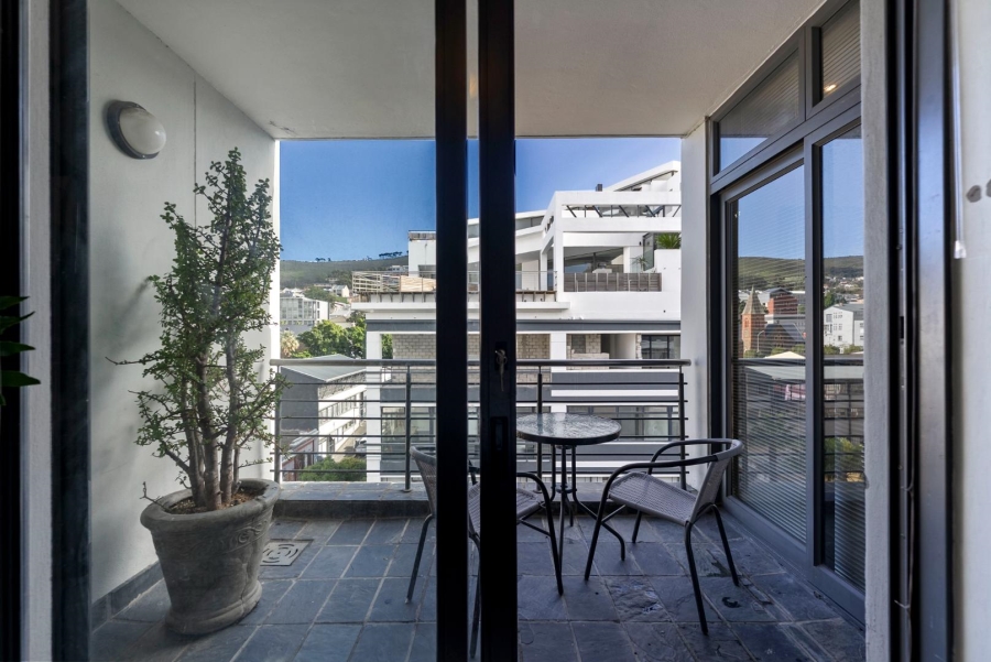 2 Bedroom Property for Sale in Cape Town City Centre Western Cape